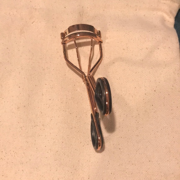 ROSE GOLD EYELASH CURLER - Picture 1 of 2